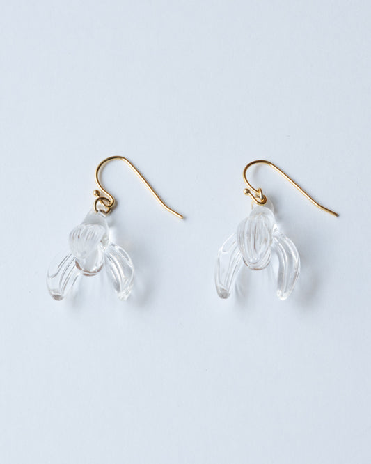 優雅さと神秘的な魅力を兼ね揃えた ピアス スノードロップ