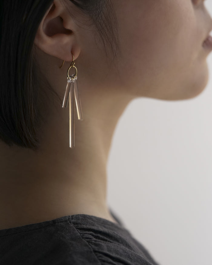耳元で奏でるピアス カナデ