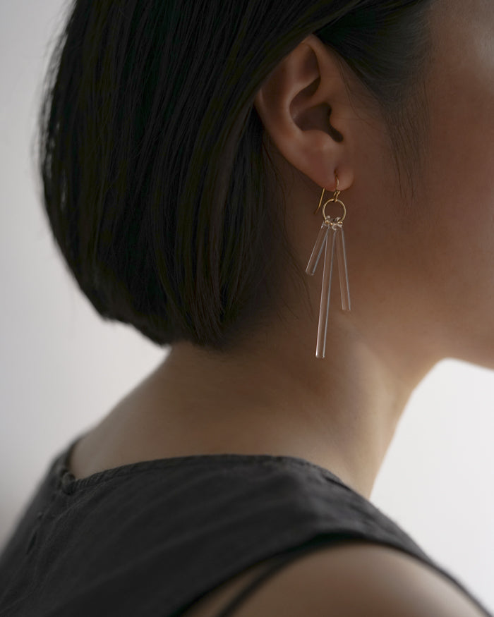 耳元で奏でるピアス カナデ