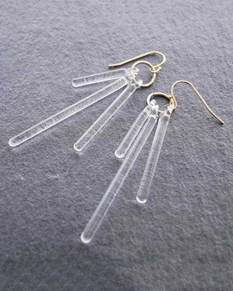 耳元で奏でるピアス カナデ