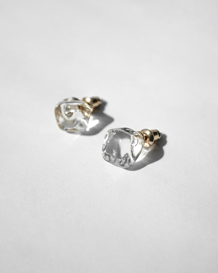 浮遊感あふれるかがやき ピアス フロート