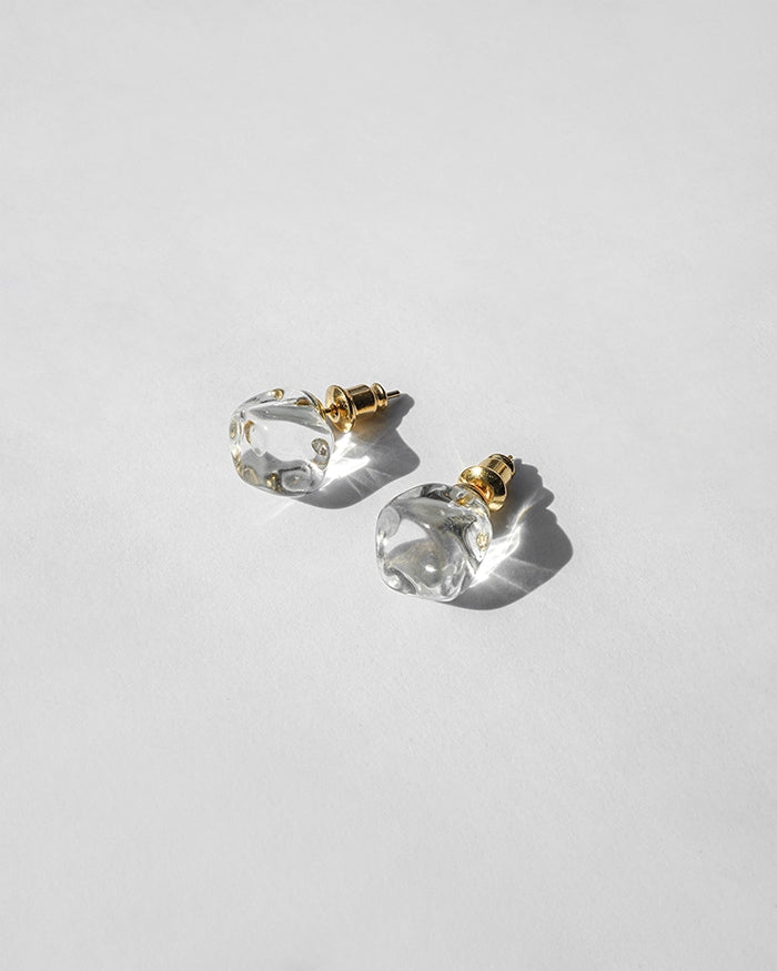 浮遊感あふれるかがやき ピアス フロート
