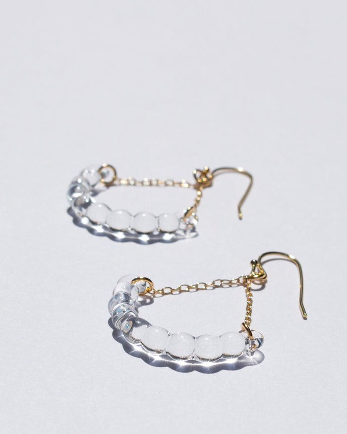 雨粒のようなピアス アール