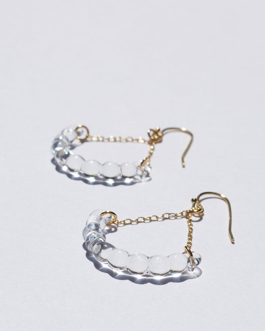 雨粒のようなピアス アール