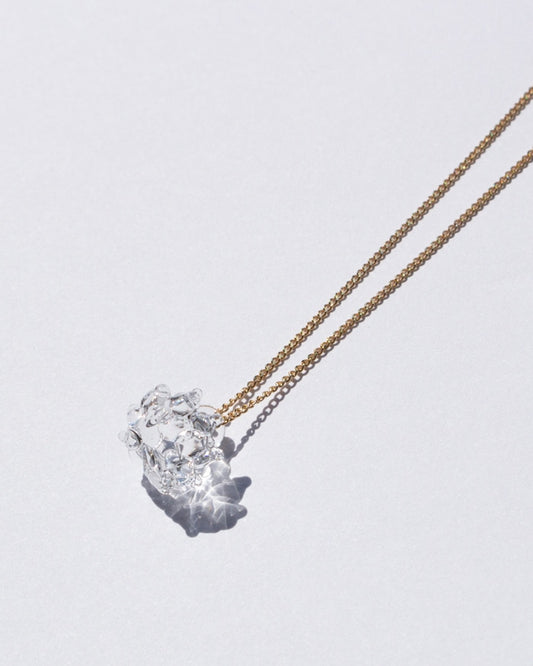 幸せのシンボル・シロツメクサのネックレス